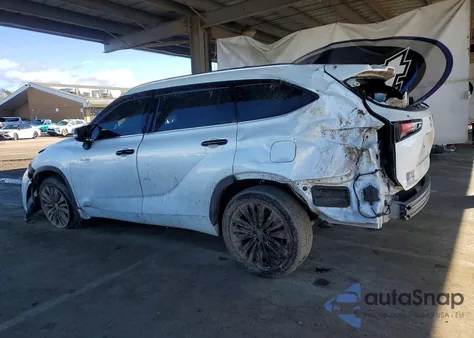 2021 Toyota Highlander Hybrid Xle z USA, uszkodzony, nr VIN 5TDGBRCH9MS525415